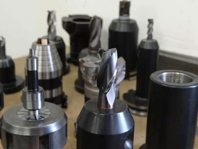 A tecnologia CNC tem elevada precisão, produtividade e flexibilidade em máquinas CNC. O CNC provavelmente desempenhará um papel ainda mais significativo na moldagem do futuro da fabricação, permitindo a produção de produtos cada vez mais complexos e inova